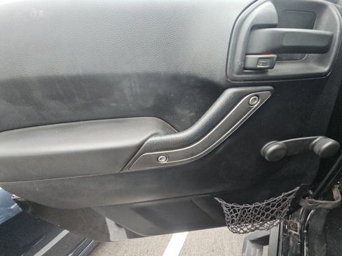 Used 2014 Jeep Wrangler Unlimited Sport w/ Max Tow Package image 15