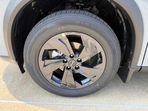 New 2026 Nissan Rogue SV FWD image 10