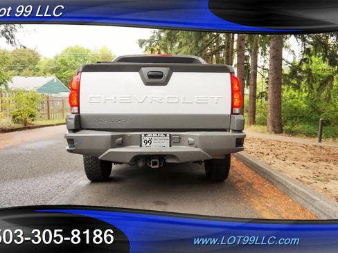 Used 2002 Chevrolet Avalanche 4x4 w/ North Face Edition image 10