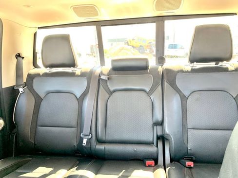 Used 2019 RAM 1500 Laramie RWD image 19