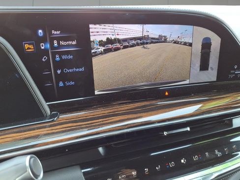 Used 2023 Cadillac Escalade Premium Luxury AWD/4WD image 25