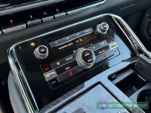 Used 2019 Lincoln Navigator Select RWD image 24