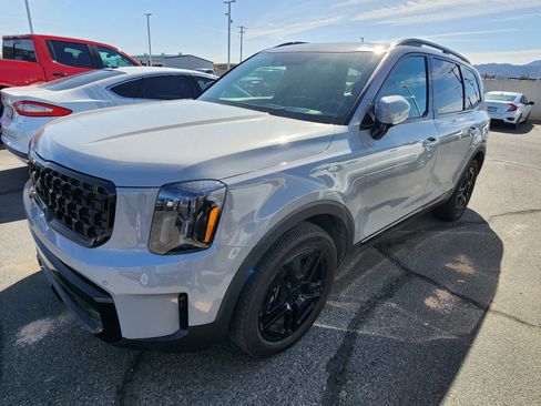 Used 2025 Kia Telluride SX Prestige X-Line AWD/4WD image 2