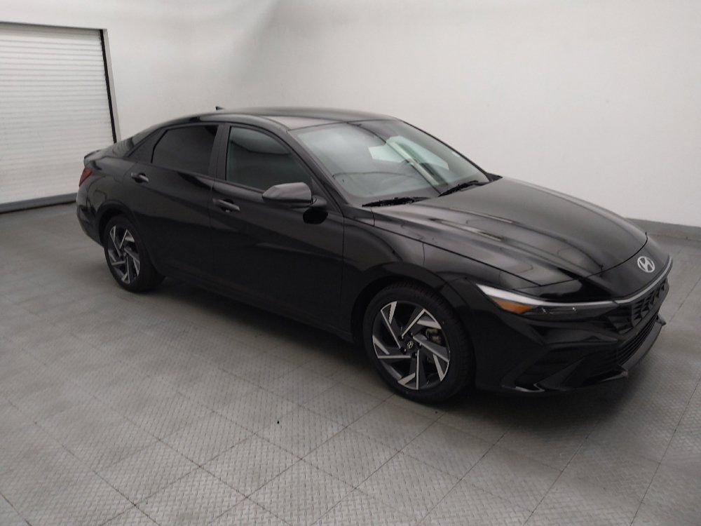 Used 2025 Hyundai Elantra Sport FWD image 11