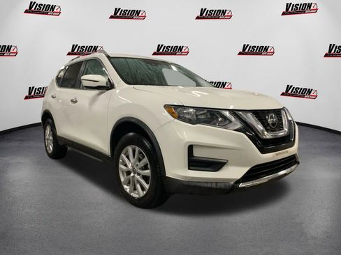 Used 2019 Nissan Rogue SV image 3