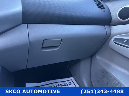 Used 2015 Toyota Tacoma 4x4 Access Cab V6 w/ TRD Off-Road Package image 23