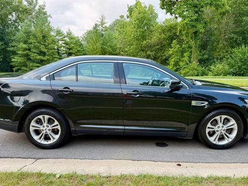 Used 2013 Ford Taurus SEL FWD image 4