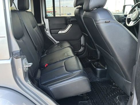 Used 2016 Jeep Wrangler Unlimited Rubicon image 78