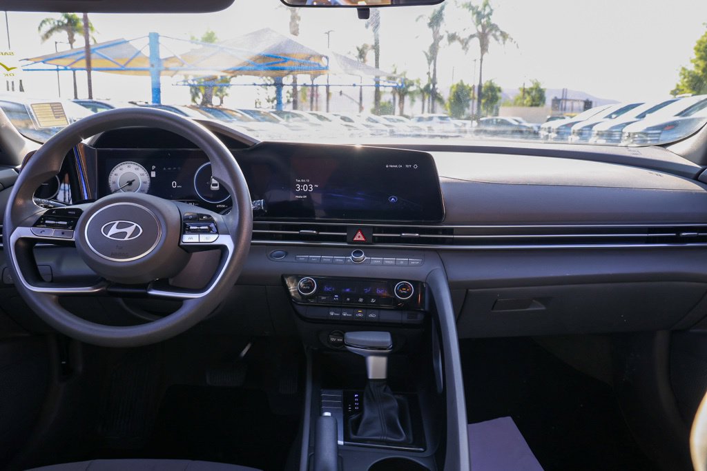 Used 2024 Hyundai Elantra SEL FWD image 22