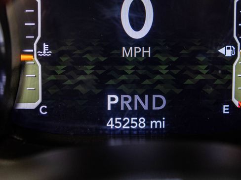 Used 2020 Jeep Wrangler Unlimited Sahara image 34