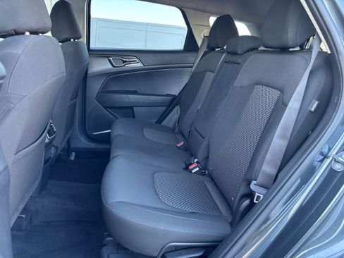Used 2025 Kia Sportage LX image 37