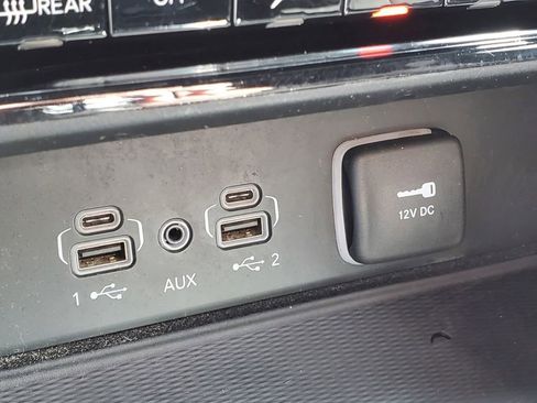 Used 2022 Jeep Grand Cherokee Altitude image 23