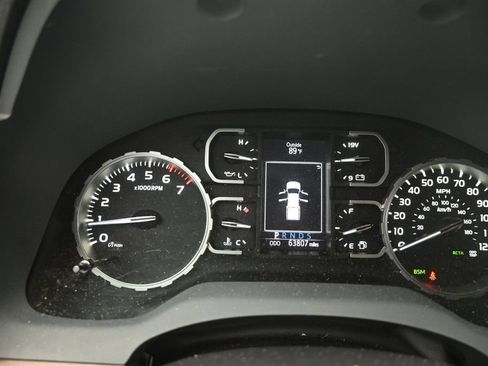 Used 2019 Toyota Tundra Limited w/ Limited Premium Package AWD/4WD image 19