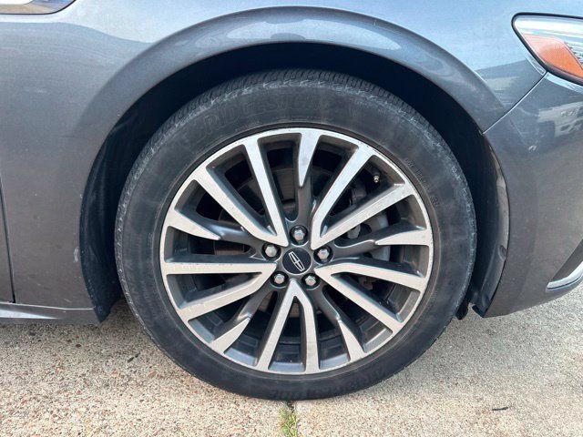 Used 2017 Lincoln Continental Select w/ Climate Package AWD/4WD image 28