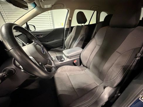 Used 2022 Subaru Outback Premium image 9