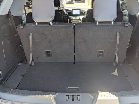 Used 2023 Ford Explorer XLT w/ Equipment Group 202A RWD image 31