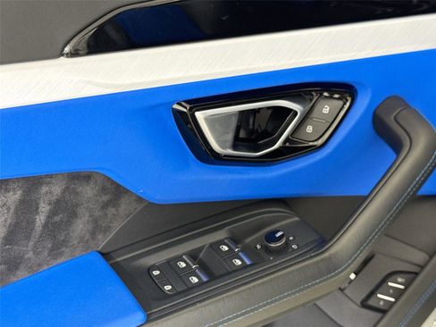 Used 2021 Lamborghini Urus image 14