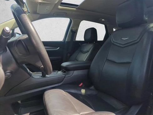 Used 2018 Cadillac XT5 Luxury w/ Driver Awareness Package FWD image 18