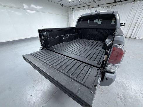 Used 2021 Toyota Tacoma TRD Sport w/ Technology Package AWD/4WD image 12