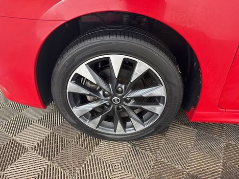 Used 2019 Nissan Sentra SR image 27