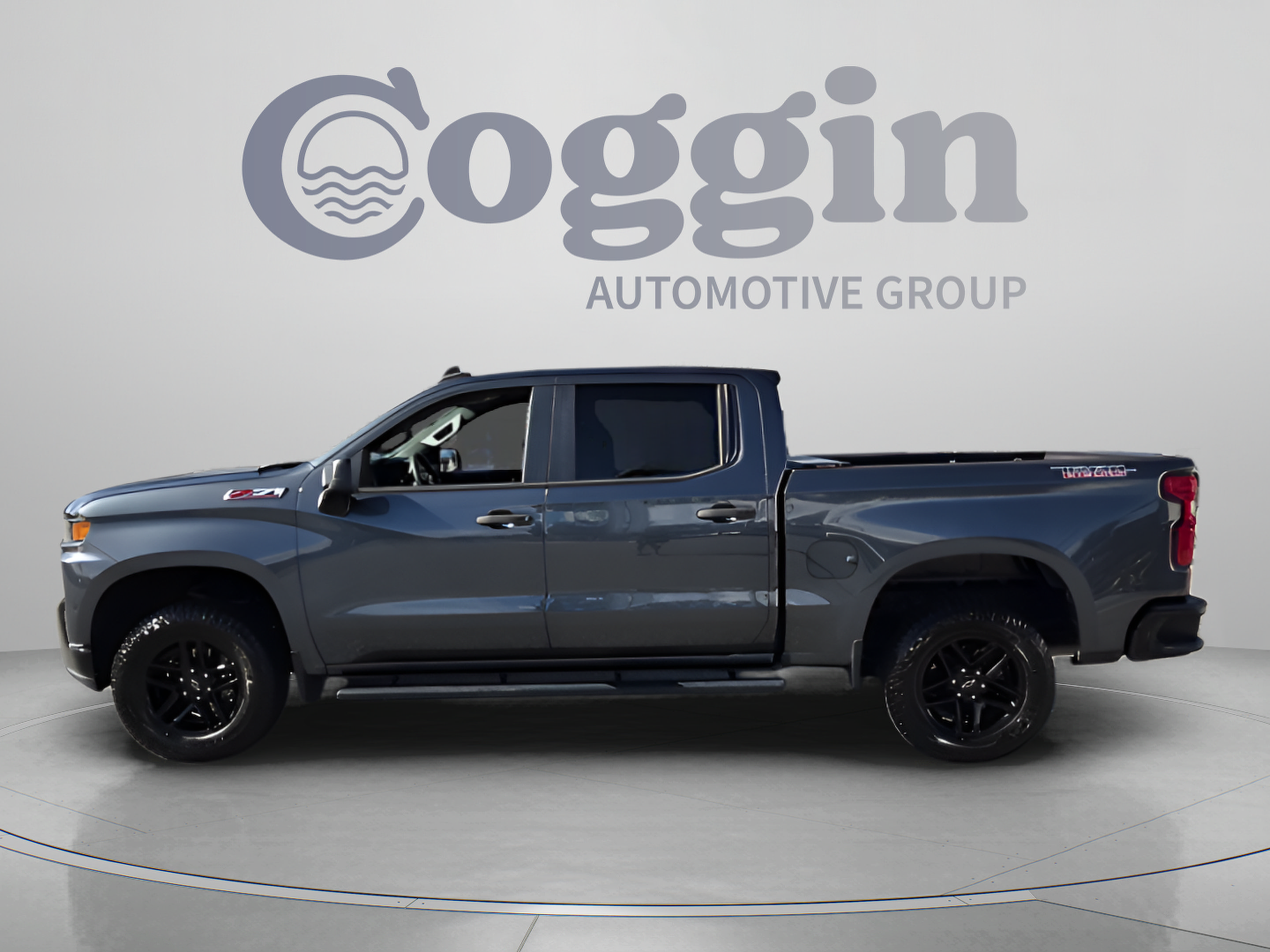 Used 2020 Chevrolet Silverado 1500 Custom Trail Boss w/ Custom Convenience Package AWD/4WD image 2