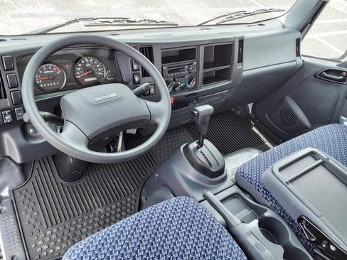 New 2025 Chevrolet Low Cab Forward image 7