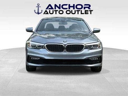 Used 2018 BMW 530i w/ Premium Package image 2