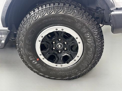 New 2026 Ford Bronco Outer Banks w/ Sasquatch Package AWD/4WD image 30