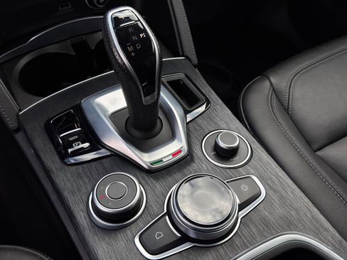 Used 2022 Alfa Romeo Stelvio Sprint image 20