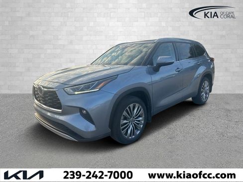 Used 2020 Toyota Highlander Platinum image 1