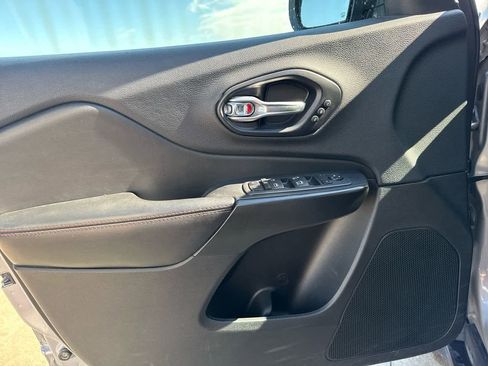 Used 2022 Jeep Cherokee Trailhawk w/ Premium Leather Package image 22