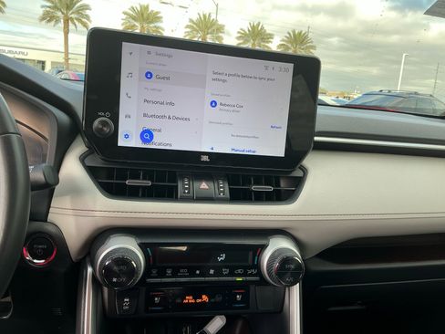 Used 2024 Toyota RAV4 Limited image 28