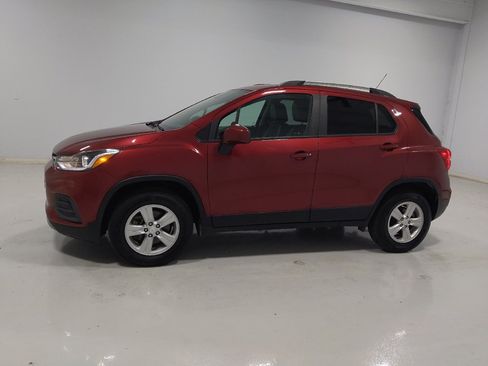 Used 2022 Chevrolet Trax LT w/ Driver Confidence Package AWD/4WD image 2