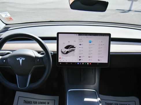 Used 2023 Tesla Model Y Long Range AWD/4WD image 34