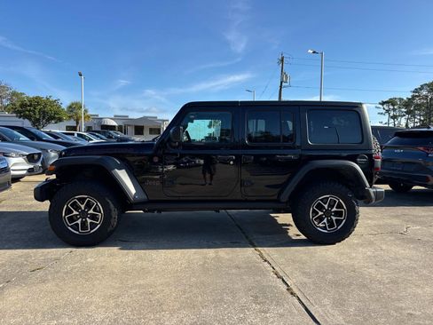 Used 2024 Jeep Wrangler Unlimited Rubicon AWD/4WD image 6
