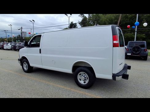 Used 2025 Chevrolet Express 2500 w/ Driver Convenience Package RWD image 6