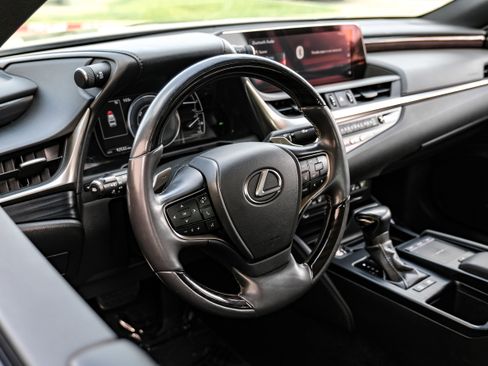 Used 2020 Lexus ES 300h w/ Premium Package FWD image 15