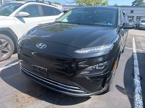 Used 2023 Hyundai Kona SE FWD image 4
