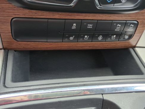 Used 2018 RAM 1500 Laramie w/ Convenience Group AWD/4WD image 29