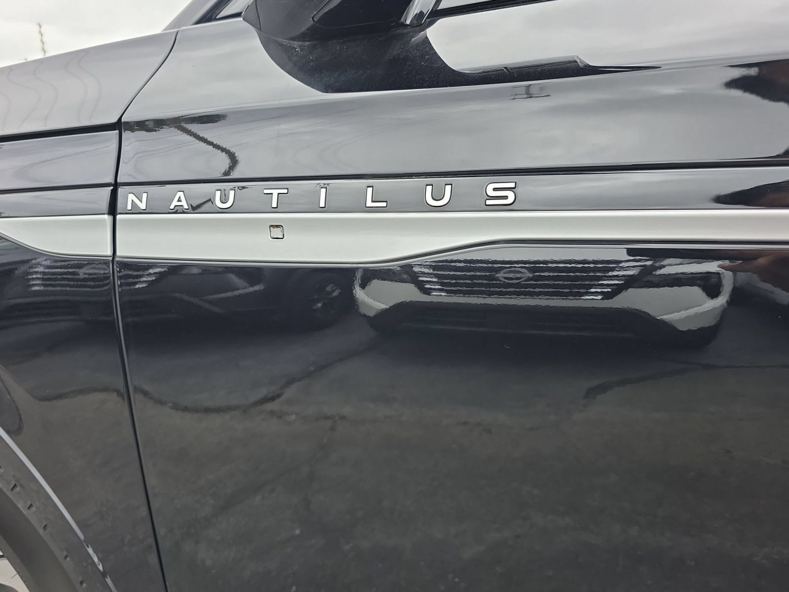Used 2024 Lincoln Nautilus Reserve AWD/4WD image 12