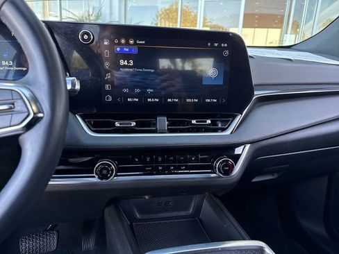 Certified 2025 Chevrolet Equinox LT FWD image 17