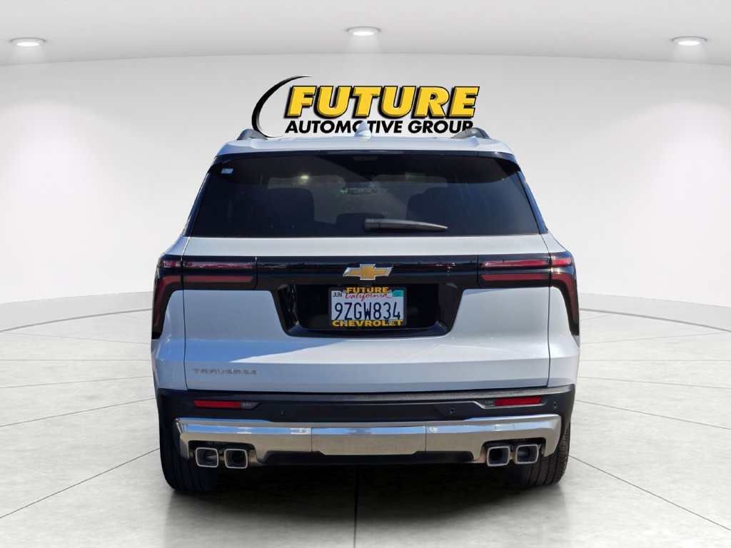Used 2026 Chevrolet Traverse LT w/ Driver Confidence Package FWD image 5