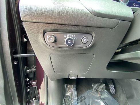 Used 2021 Buick Encore GX Essence image 18