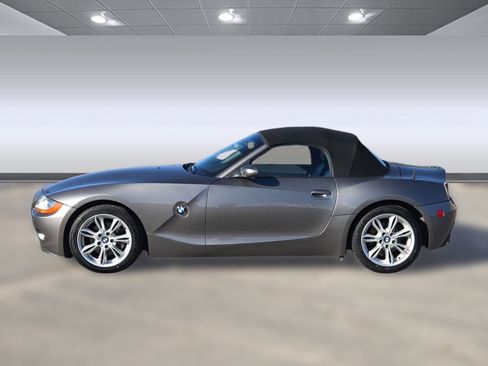 Used 2004 BMW Z4 3.0i image 2