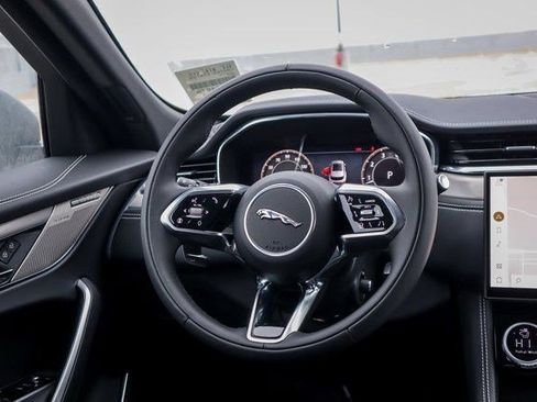 New 2025 Jaguar F-PACE R-Dynamic S image 24