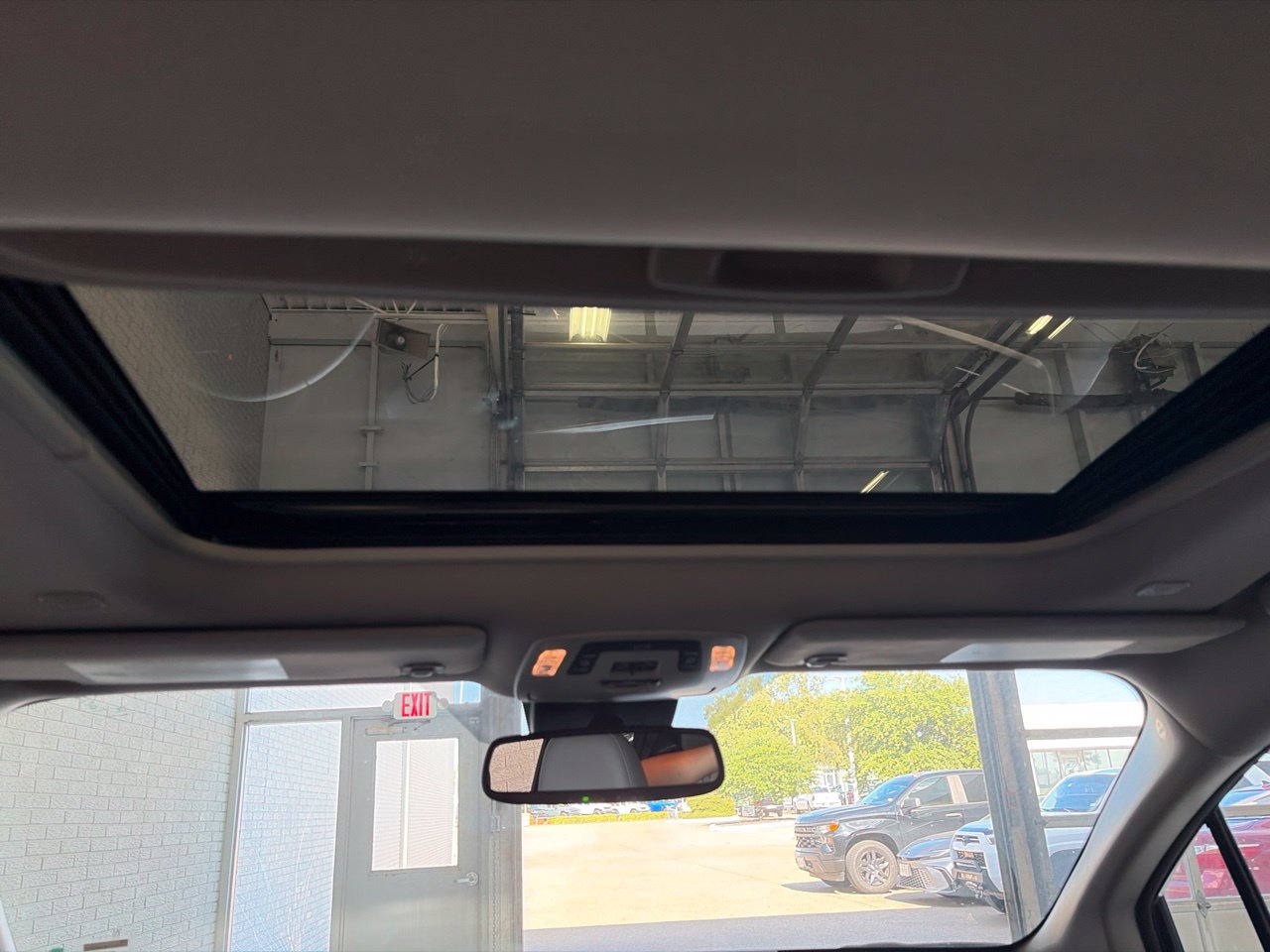 Used 2026 Toyota Sienna XLE FWD image 14