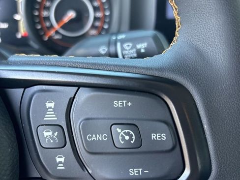 Used 2024 Jeep Gladiator Sport image 29