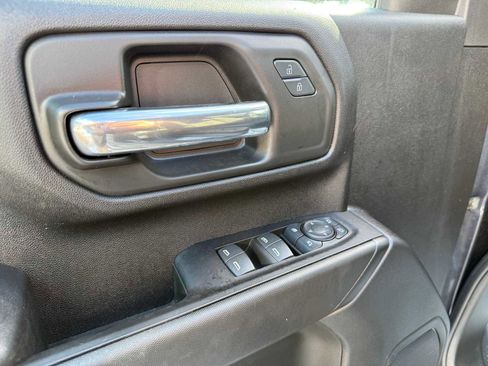 Used 2024 Chevrolet Silverado 2500 Custom w/ Custom Value Package image 7