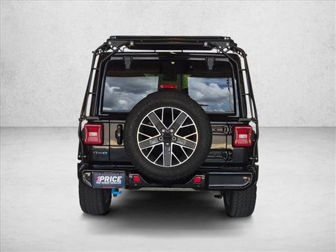 Used 2024 Jeep Wrangler High Altitude AWD/4WD image 7