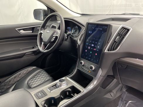 Used 2024 Ford Edge Titanium image 29